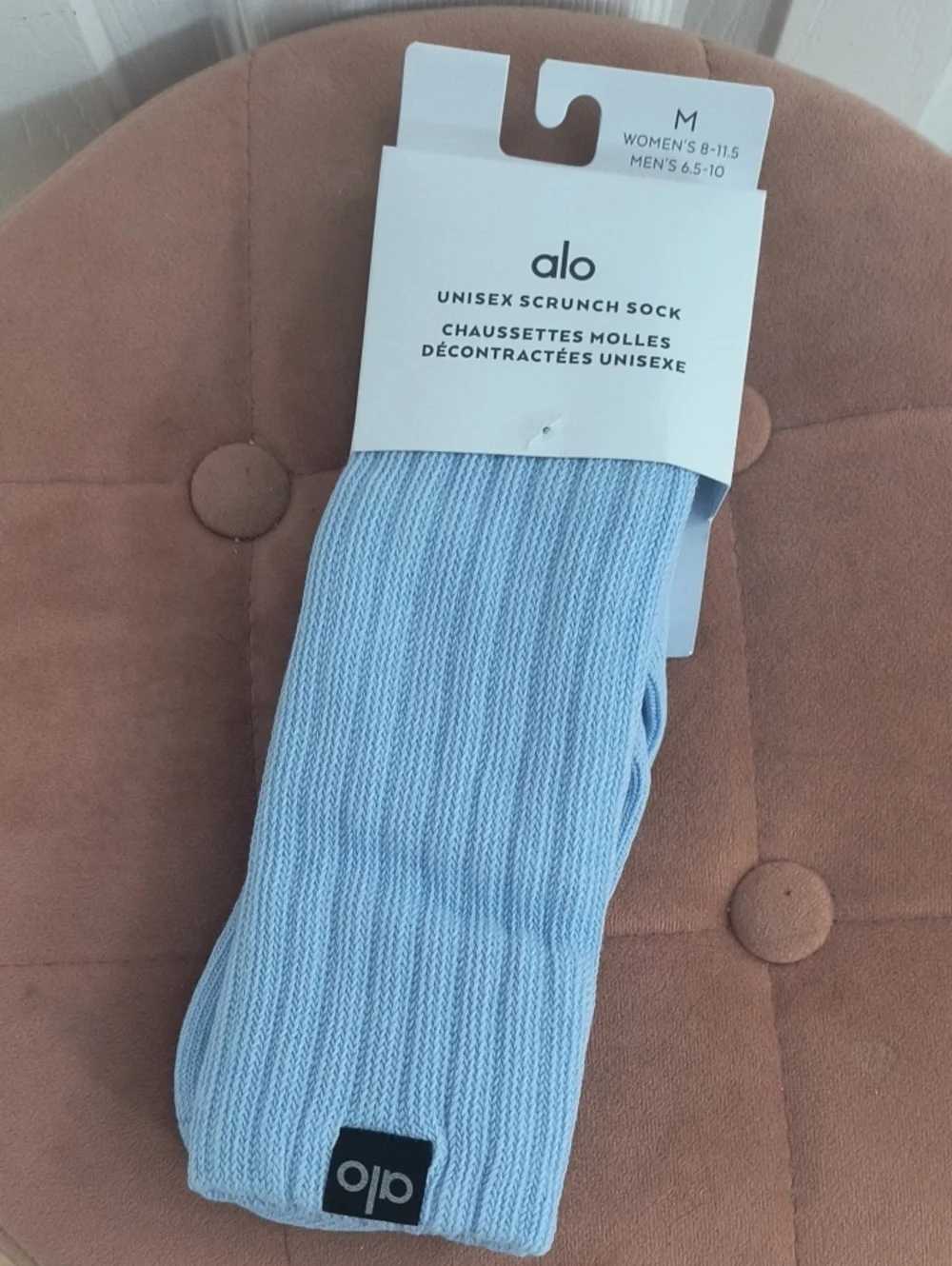 ALO Yoga Seashell Blue Unisex Scrunch Socks Size M NWT